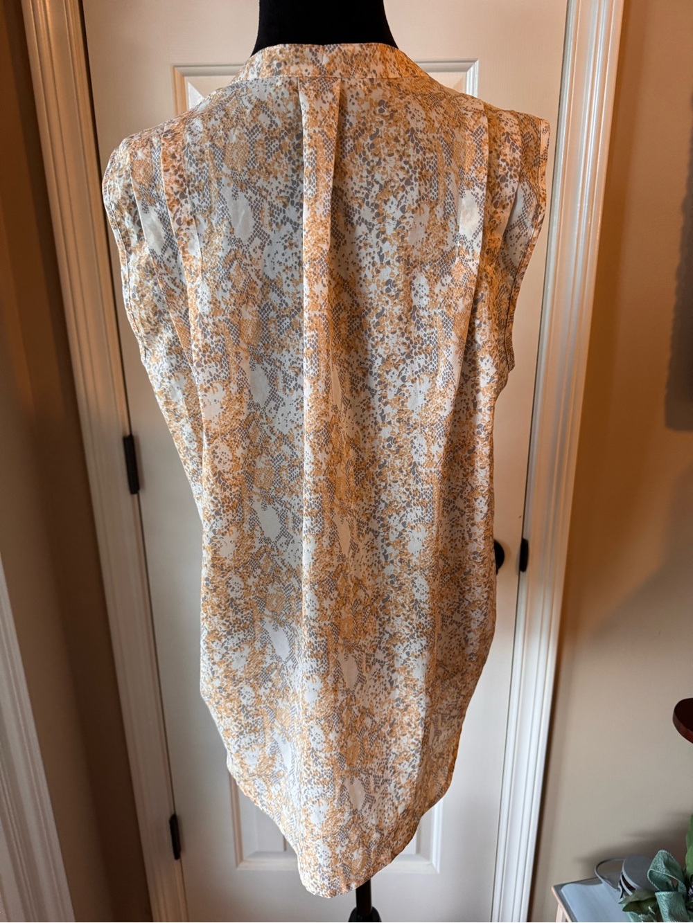 Daniel Rainn Sleeveless Tie-Neck Button Down Blouse - White, Yellow & Gray -Lg - Picture 6 of 9